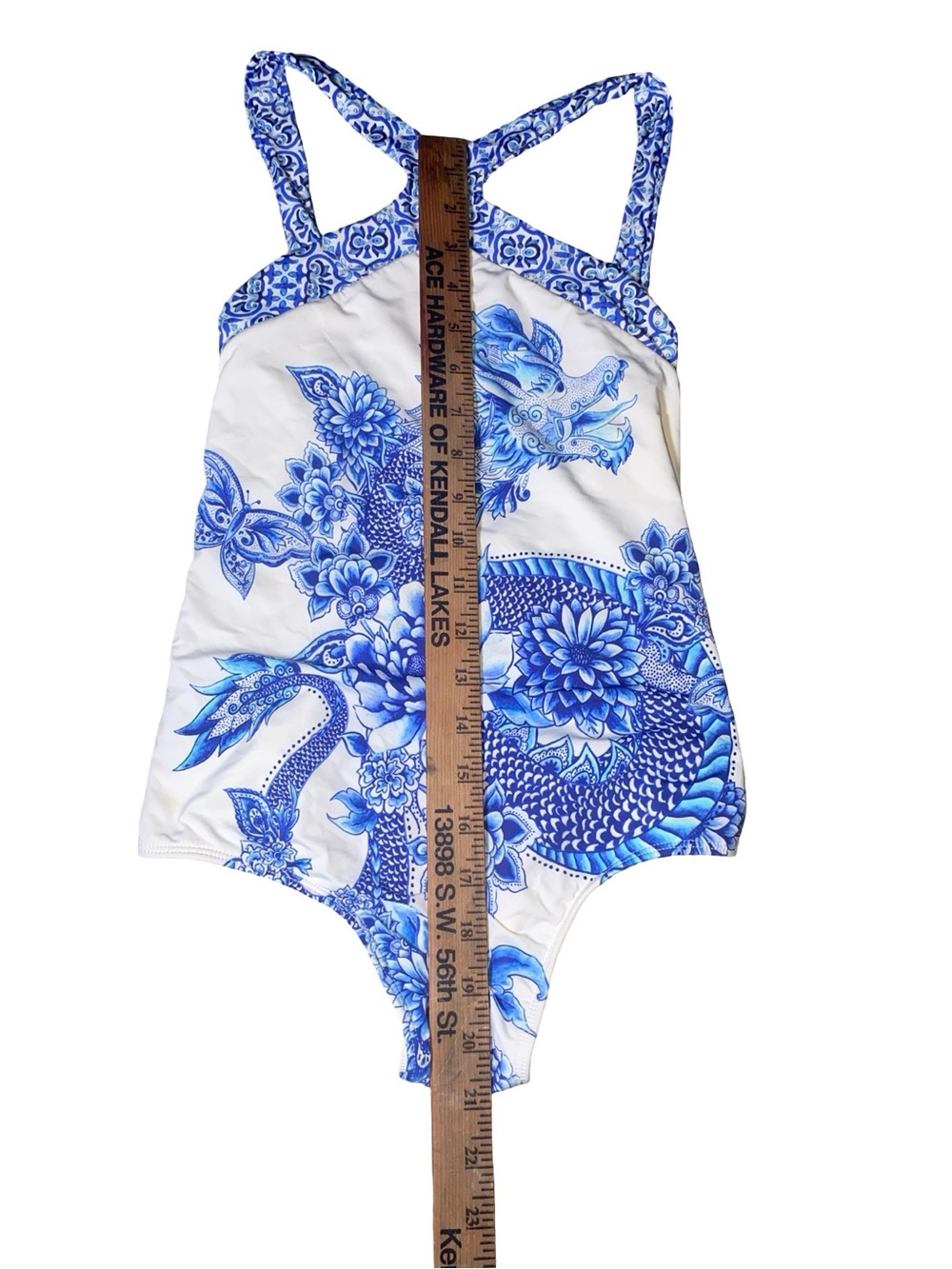 Farm Rio Praia Blue White Dragon Floral One Piece Swimsuit Cross Neck runs small - Picture 3 of 5